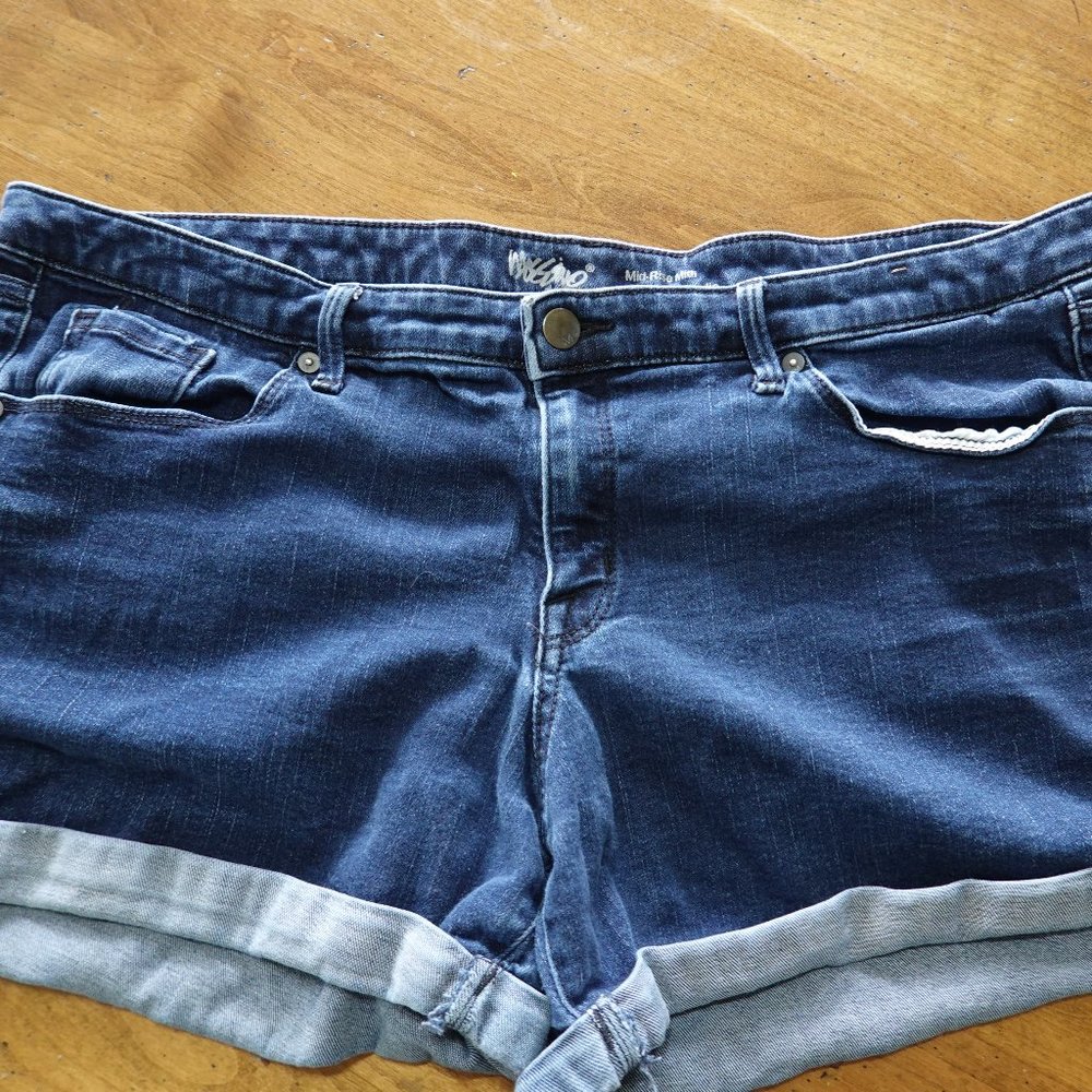 Cuffed stretch denim shorts- Size 16 Mossimo